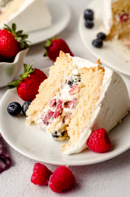 Berry Vanilla Fluff Cake